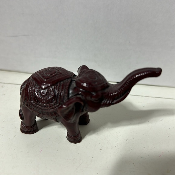 3 Red Resin Elephants. Tallest approx 4” - Picture 4 of 9